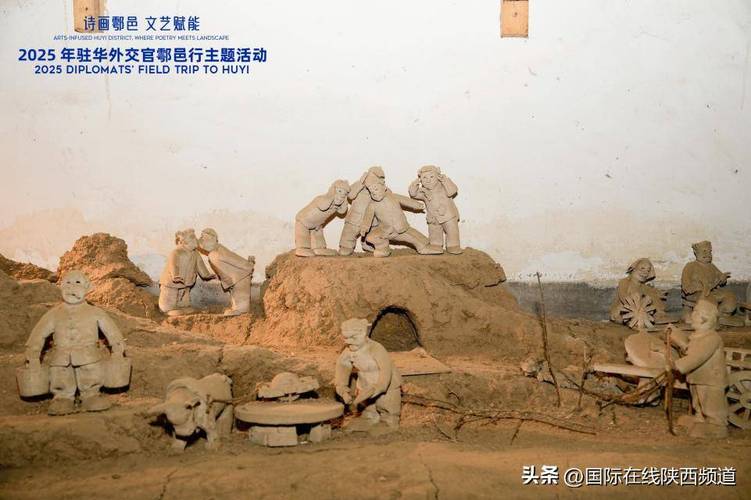 如今,当地以 "诗酒文化" 为核心打造沉浸式体验场景:在龙窝酒文化博