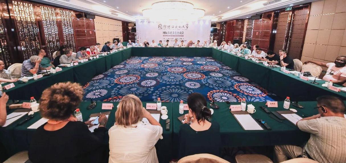 诗与酒的共鸣:泸州的文化魅力与诗酒大会
